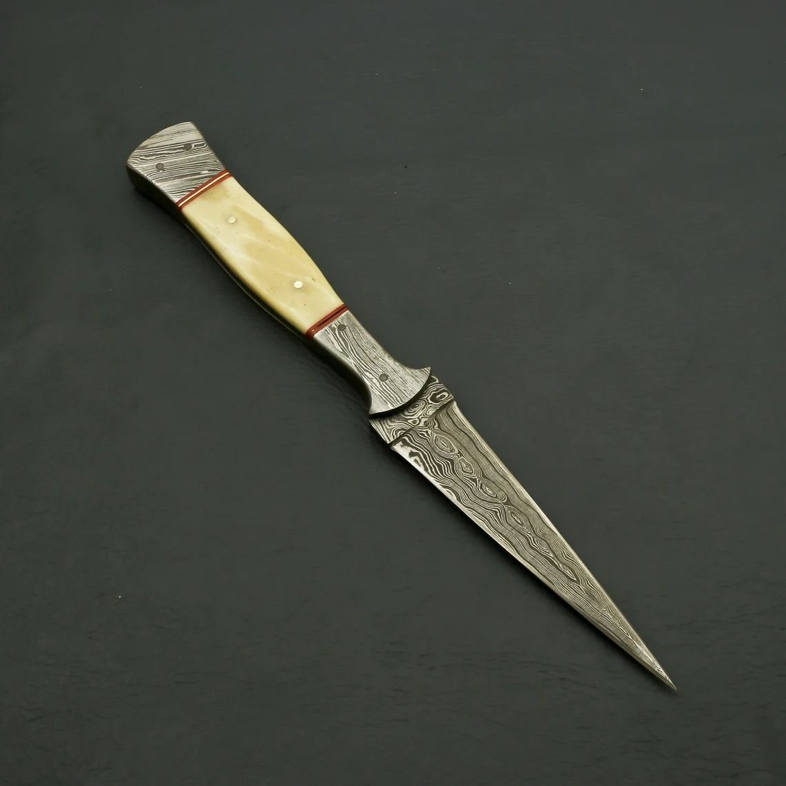 Hunting knife