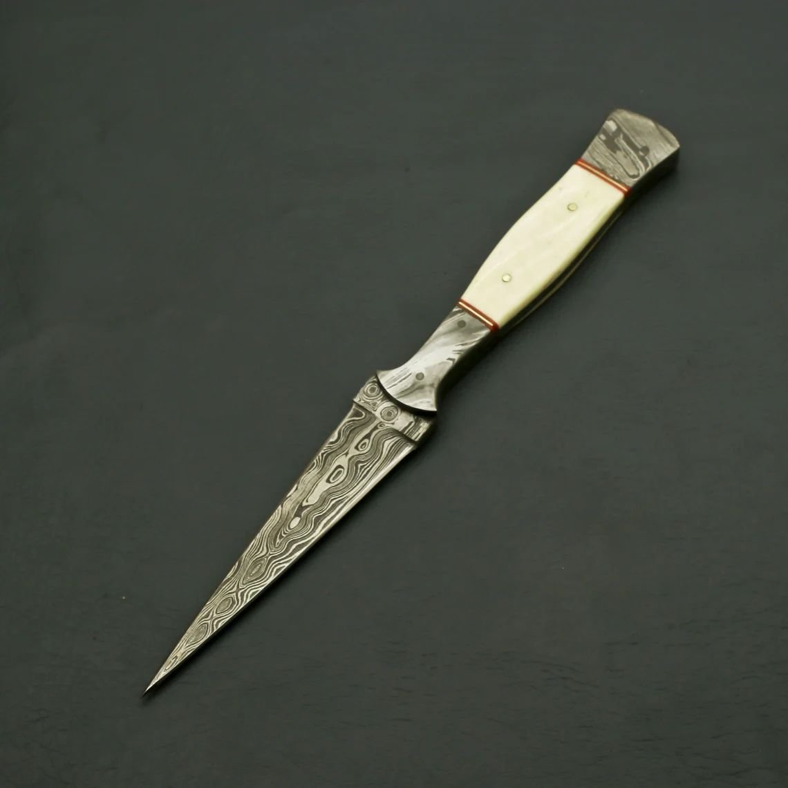 Hunting knife